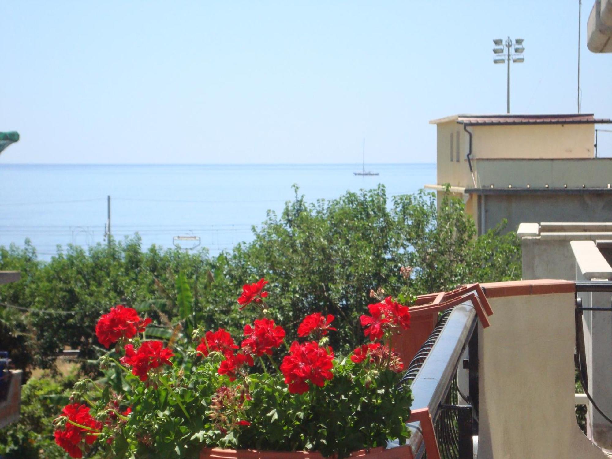 B&B Nereidi Melito Di Porto Salvo Exteriör bild