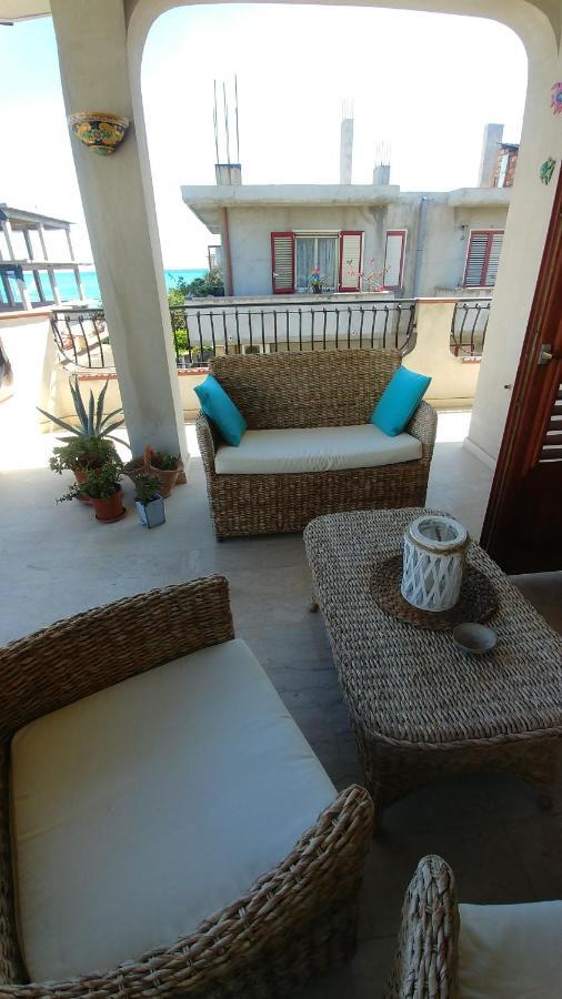 B&B Nereidi Melito Di Porto Salvo Exteriör bild